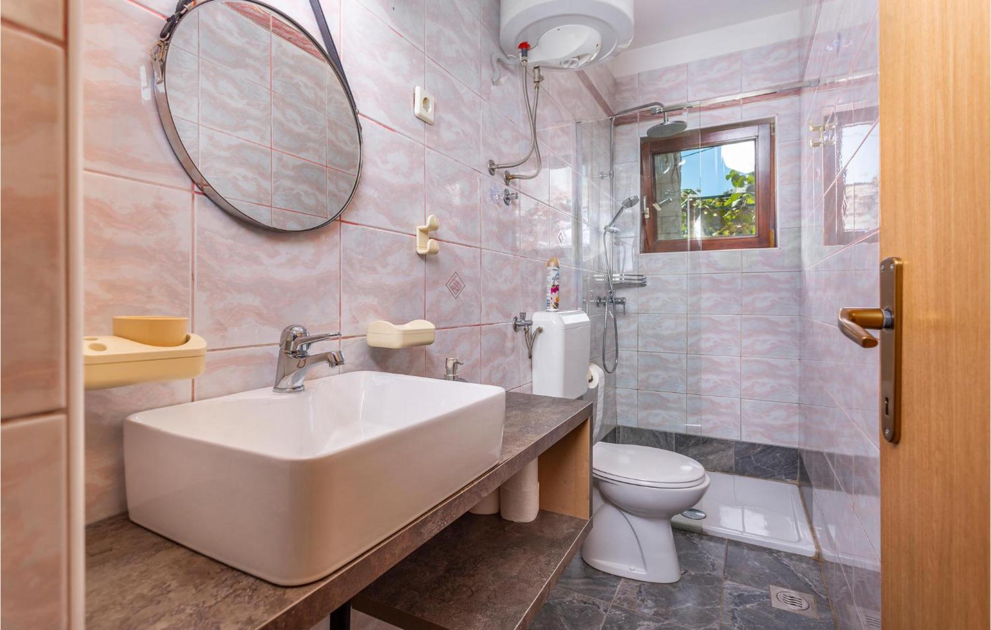 Beautiful Apartment In Malinska With Wifi المظهر الخارجي الصورة